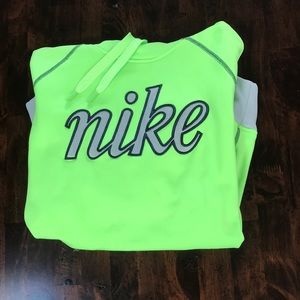 nike therma-fit hoodie